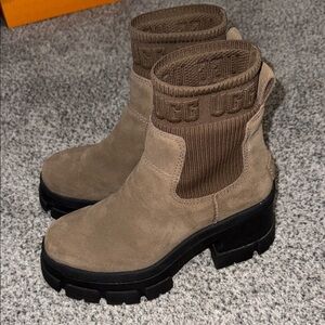 UGG Women's Tan Ankle Booties